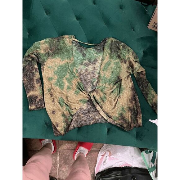 Bohemian Floral Print Top that ties in front - Picture 1 of 6